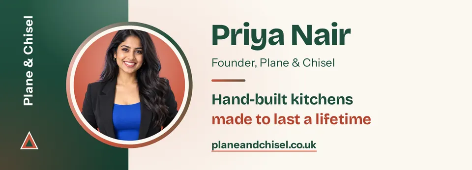 An email signature with a round portrait in a coloured ring, a green side panel, the name, role, and contact lines.